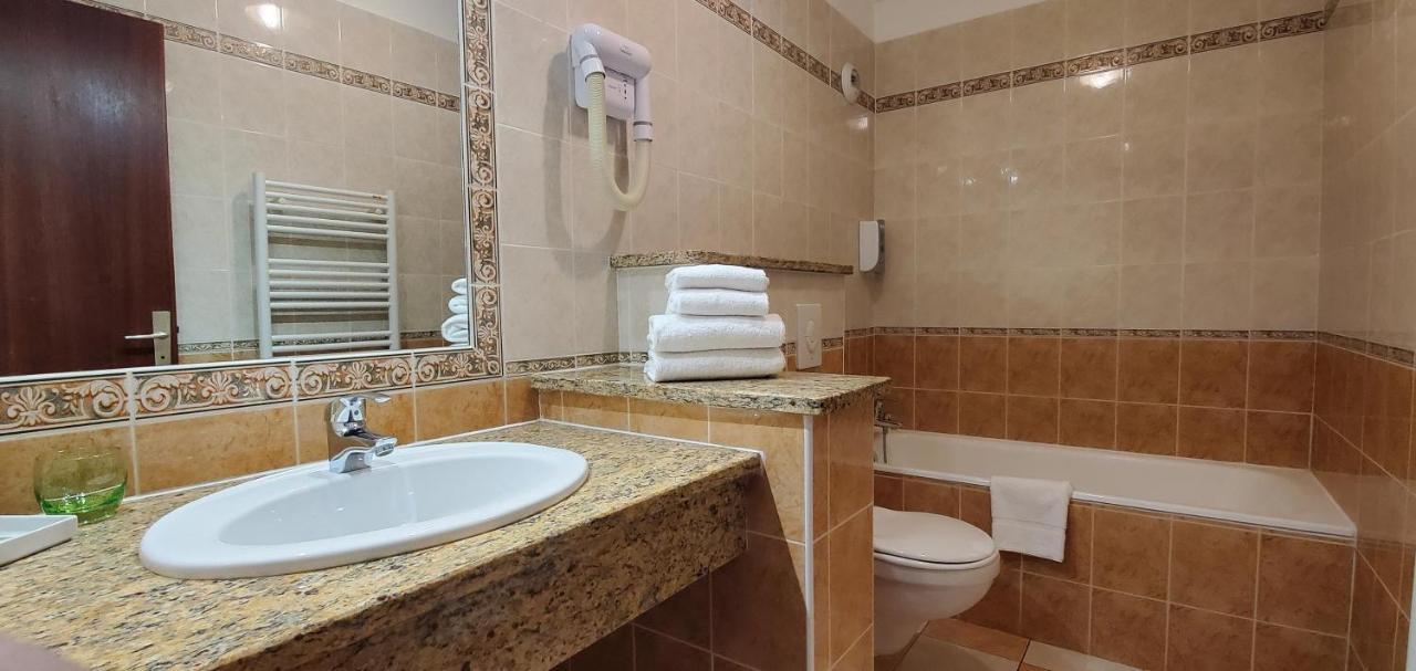 Hotel Restaurant Atrachjata Aléria Kültér fotó