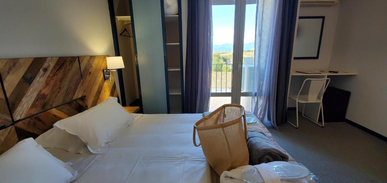 Hotel Restaurant Atrachjata Aléria Kültér fotó