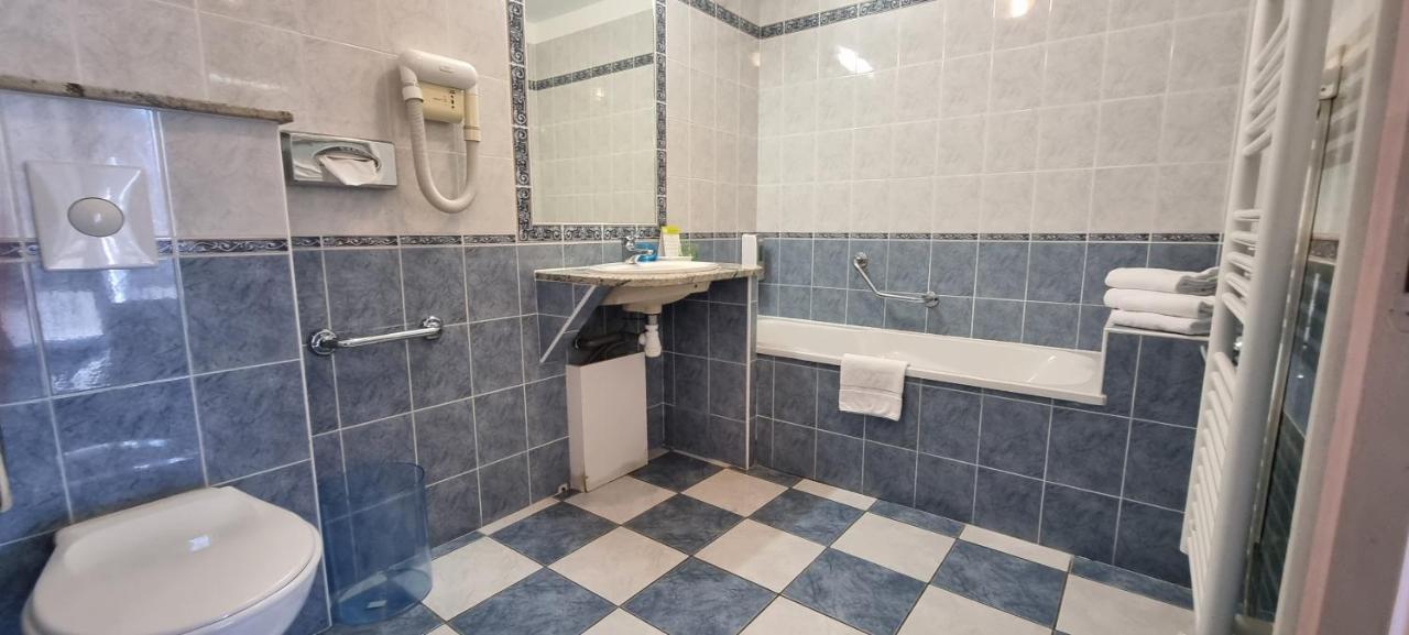 Hotel Restaurant Atrachjata Aléria Kültér fotó
